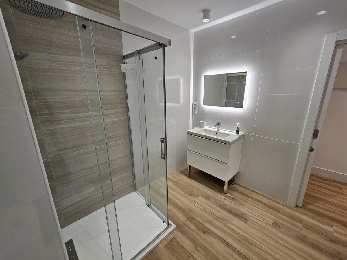 Apartamentos En El Centro - Plaza De Amboage - Wifi Ferrol Exteriör bild